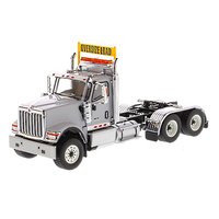 International HX520 Tandem Tractor - Grey